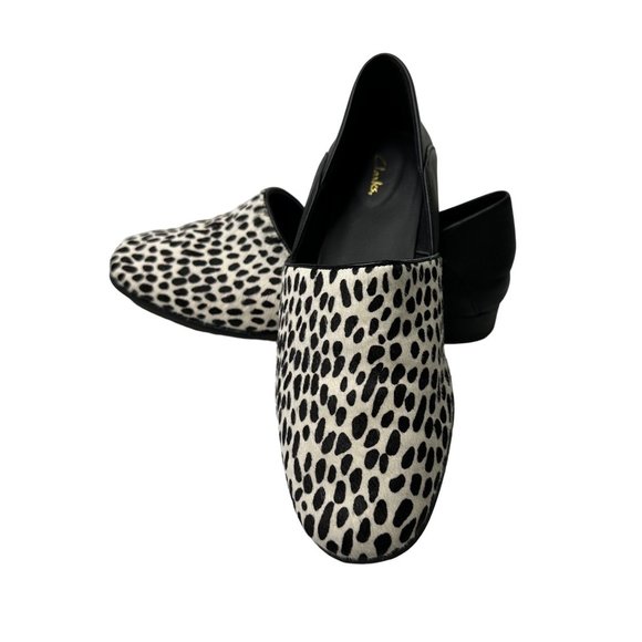 Clarks Pure Tone size 6.5M 37 EU black leather snow leopard almond toe flats - Picture 2 of 9